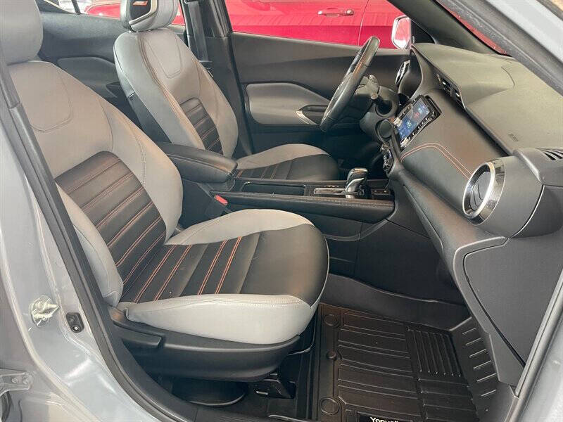 2021 Nissan Kicks SR