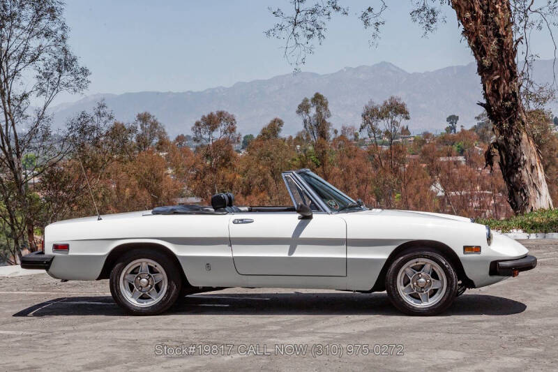 1977 Alfa Romeo Spider Veloce 2000