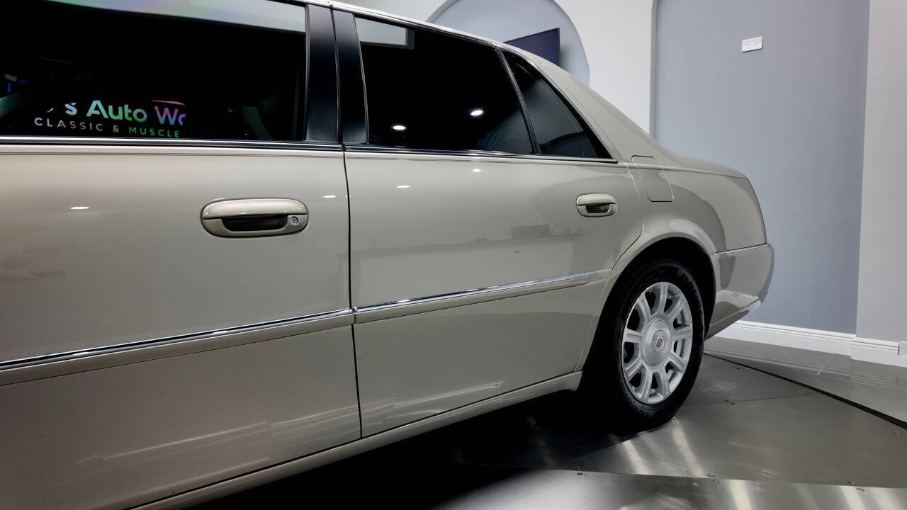 2009 Cadillac DTS 18