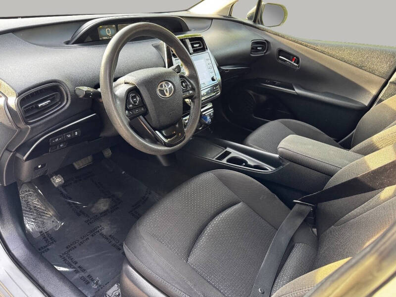 2021 Toyota Prius LE