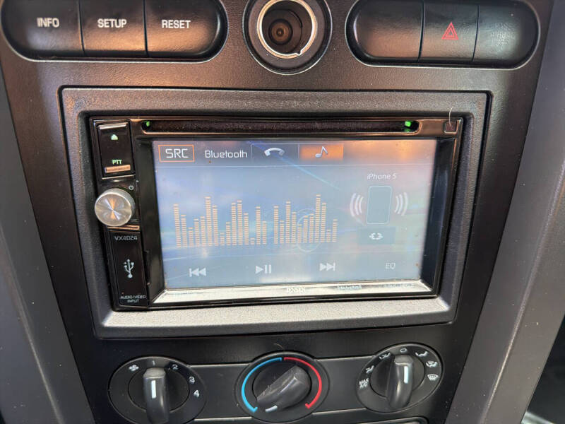 2007 Ford Mustang V6 Deluxe