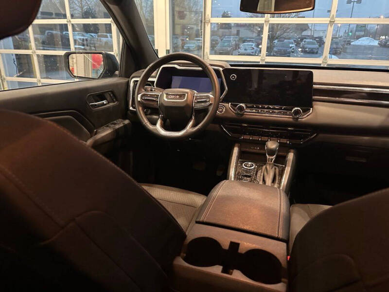 2024 GMC Canyon Elevation