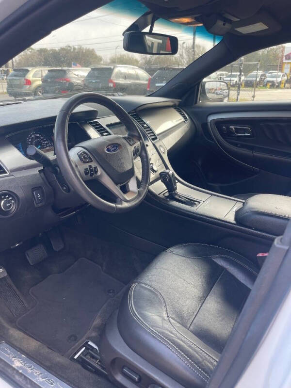 2016 Ford Taurus SEL