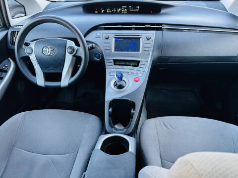 2014 Toyota Prius Three