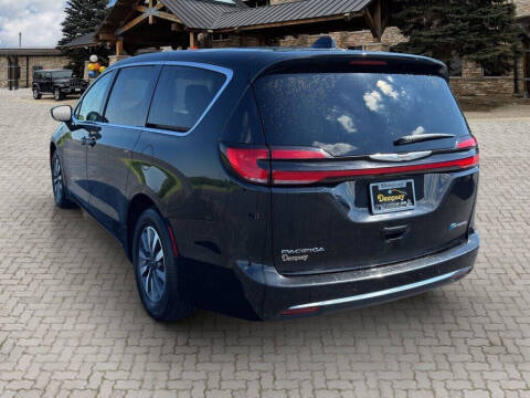 2023 Chrysler Pacifica Plug-In Hybrid Touring L