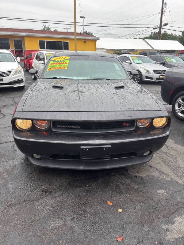 2014 Dodge Challenger R/T Plus