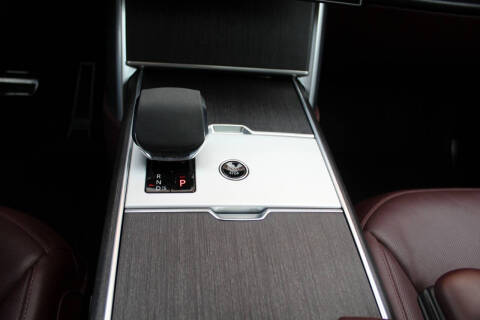 2024 Land Rover Range Rover P530 SE