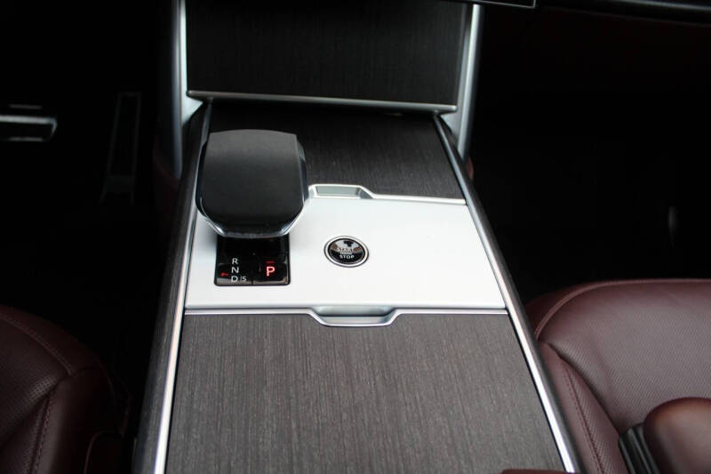 2024 Land Rover Range Rover P530 SE