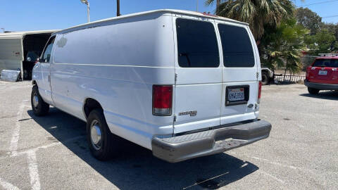 2004 Ford E-Series
