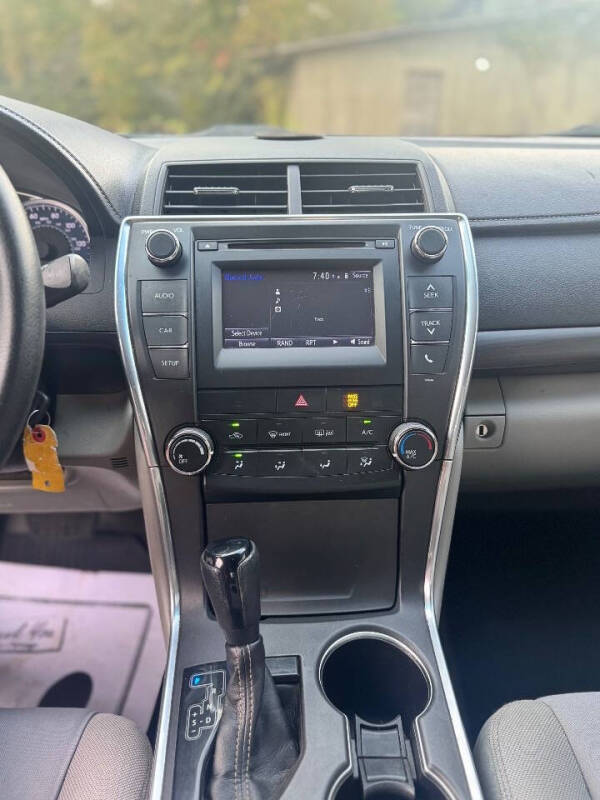 2017 Toyota Camry LE