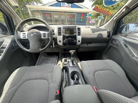 2015 Nissan Frontier SV