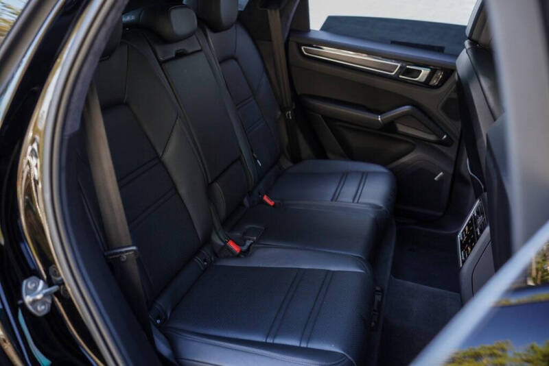 2022 Porsche Cayenne GTS