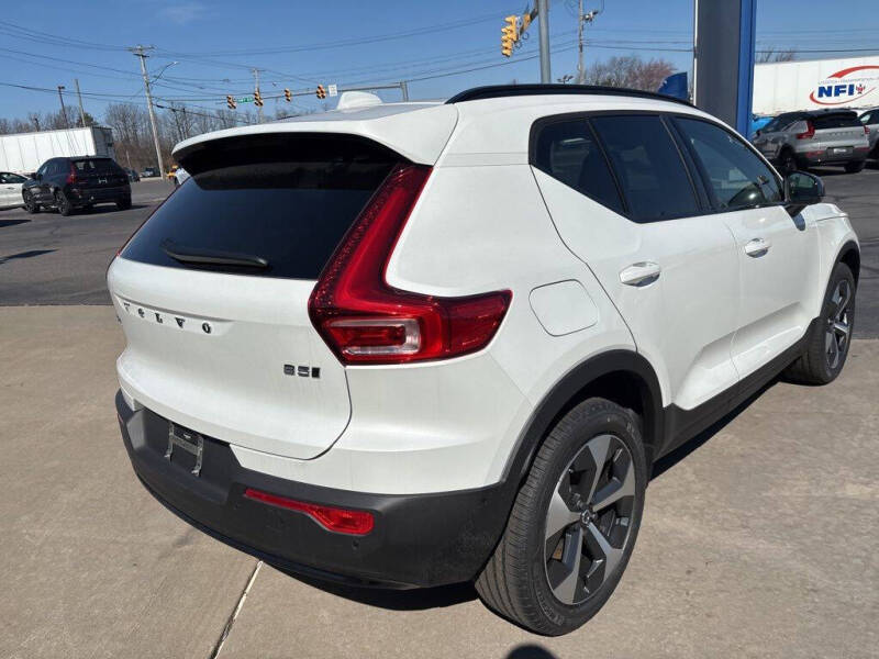 2026 Volvo XC40 B5 Plus
