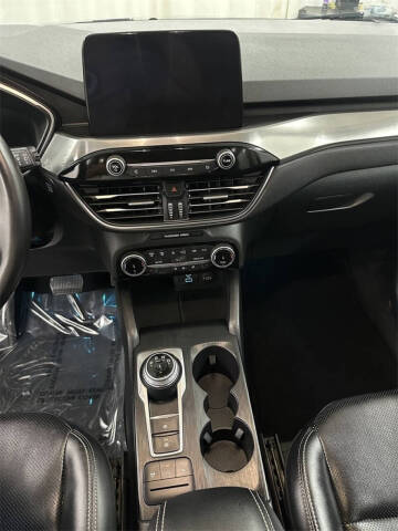 2022 Ford Escape Titanium