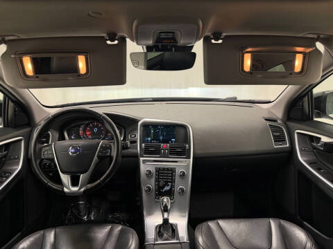 2017 Volvo XC60 T6 Dynamic