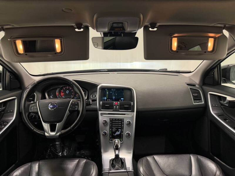 2017 Volvo XC60 T6 Dynamic