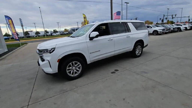 2023 Chevrolet Suburban LT