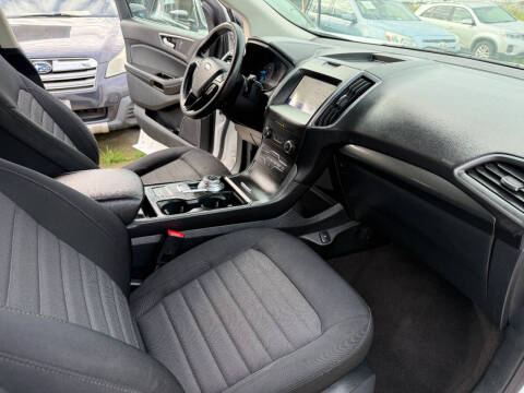 2020 Ford Edge SE