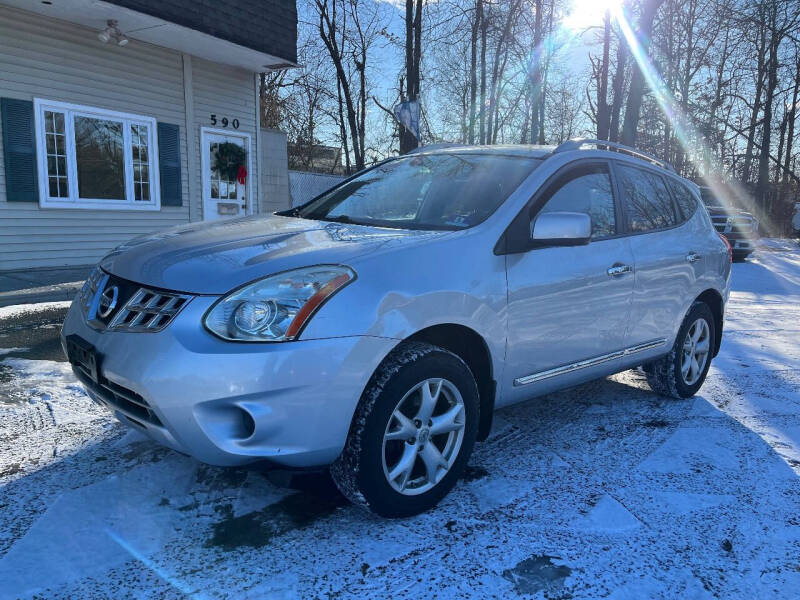 2011 Nissan Rogue SV's photo