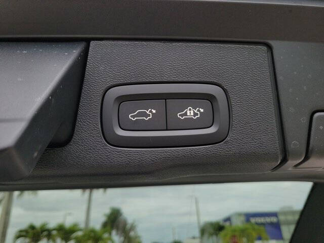 2026 Volvo XC60 B5 Core