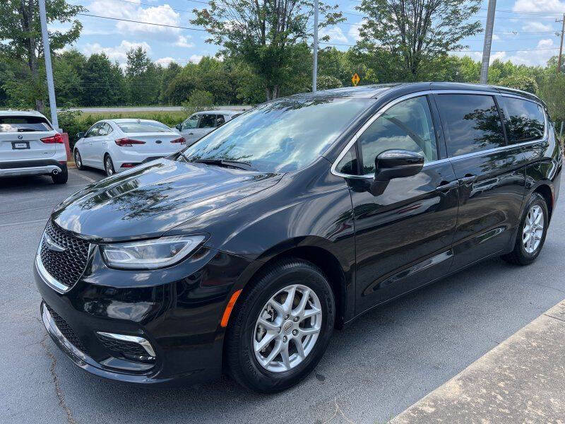 2023 Chrysler Pacifica Touring L