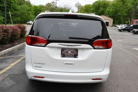 2020 Chrysler Voyager LXi