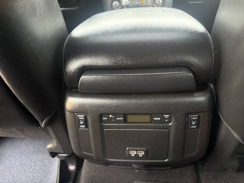 2017 Nissan Armada Platinum