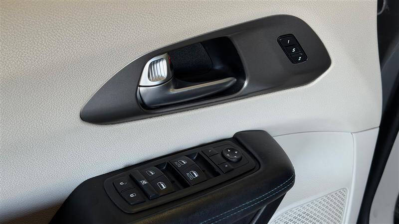 2021 Chrysler Pacifica Touring L