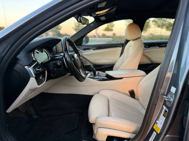 2019 BMW 5 Series 530i