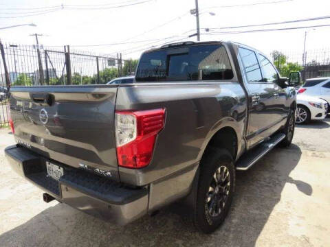 2017 Nissan Titan