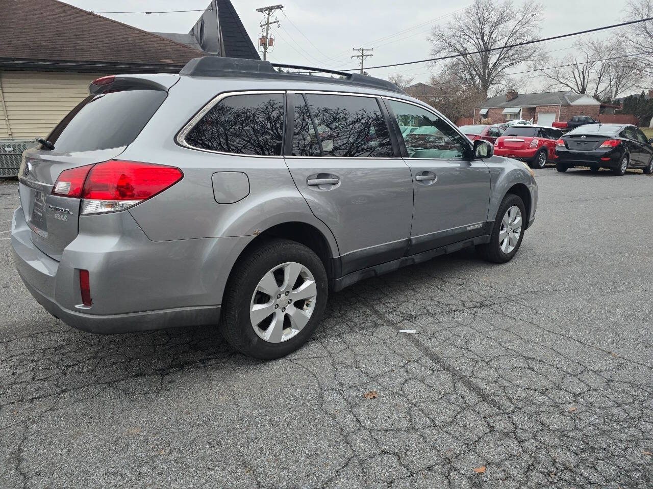 2010 Subaru Outback for sale at QUEENSGATE AUTO SALES in York, PA