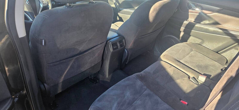 2015 Nissan Rogue S
