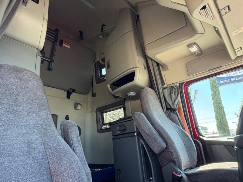 2021 Volvo VNL