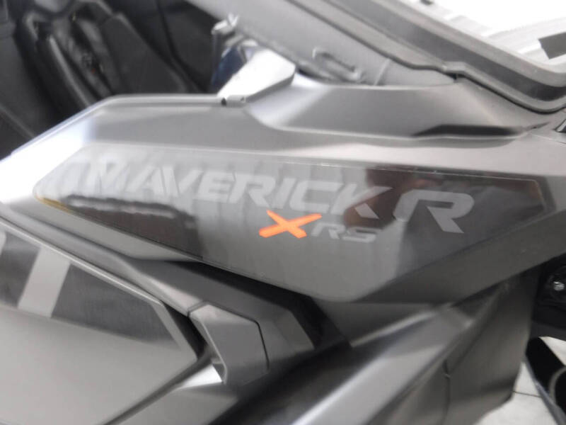 2024 Can-Am Maverick R