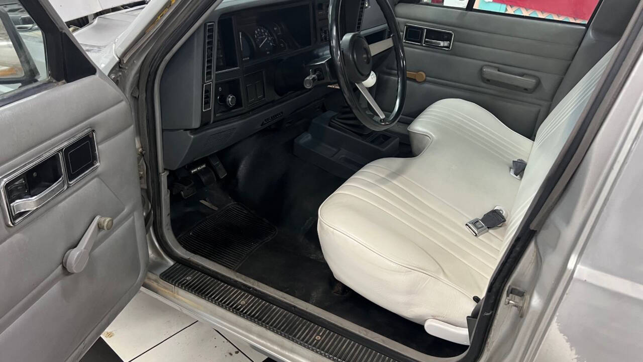 1991 Jeep Comanche 19