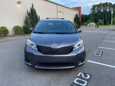 2017 Toyota Sienna LE 8-Passenger