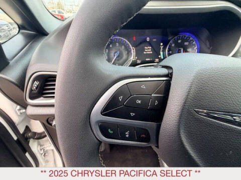 2025 Chrysler Pacifica Select