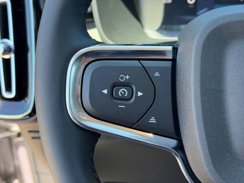 2026 Volvo XC40 B5 Core