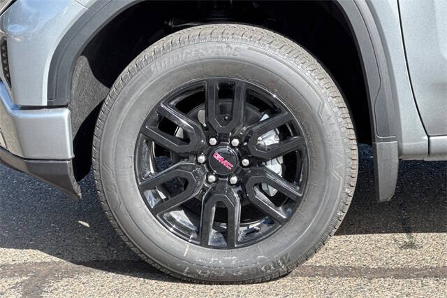 2026 GMC Sierra 1500 Elevation Standard