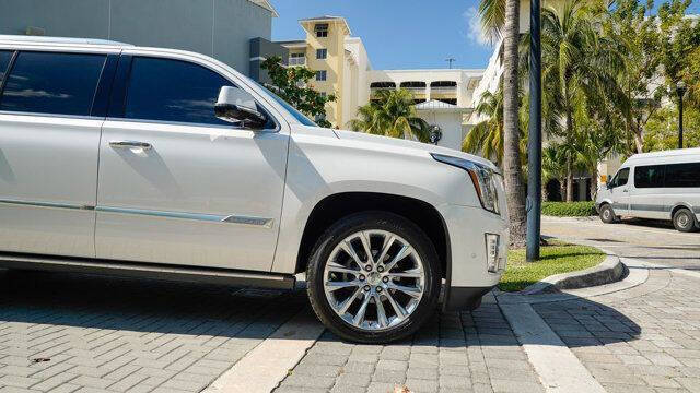 2019 Cadillac Escalade ESV Premium Luxury
