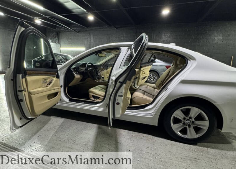 2012 BMW 5 Series 528i