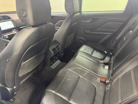 2017 Jaguar F-PACE 35t Prestige