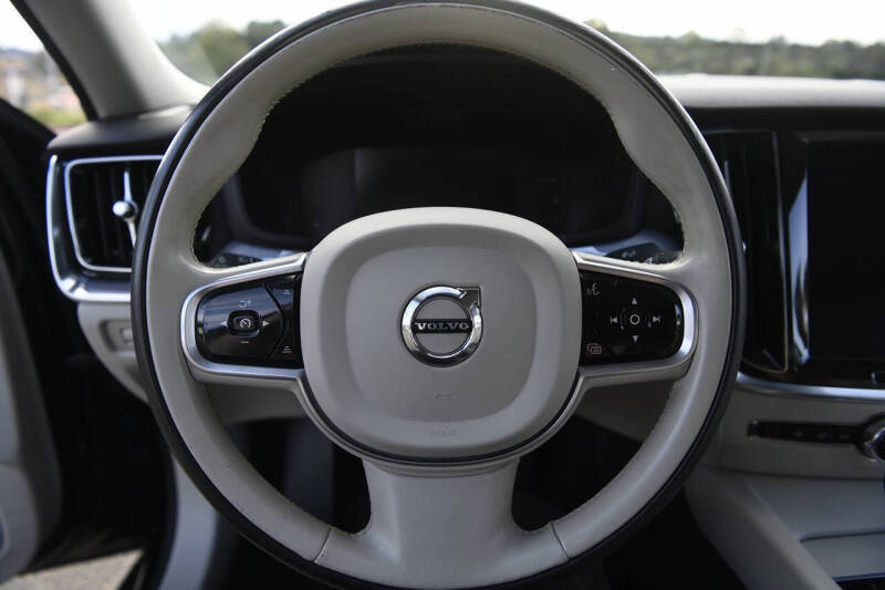 2019 Volvo S60 T5 Momentum