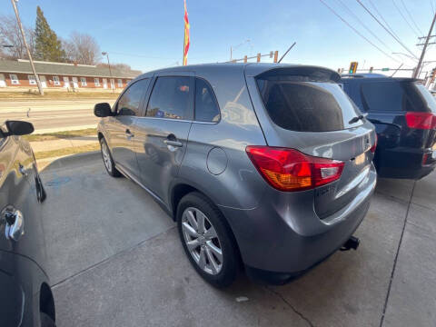 2015 Mitsubishi Outlander Sport for sale at SpringField Select Autos in Springfield IL