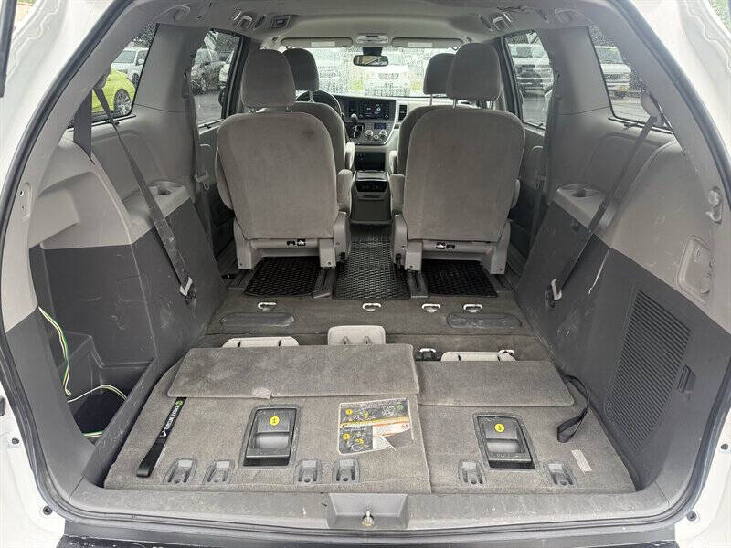 2018 Toyota Sienna LE 7-Passenger