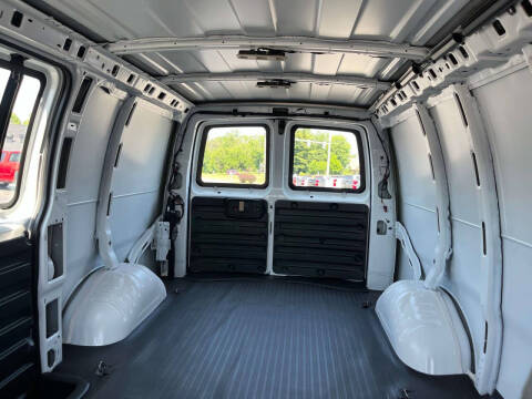 2025 Chevrolet Express 2500