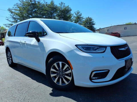 2024 Chrysler Pacifica Plug-In Hybrid Select