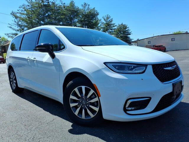 2024 Chrysler Pacifica Plug-In Hybrid Select