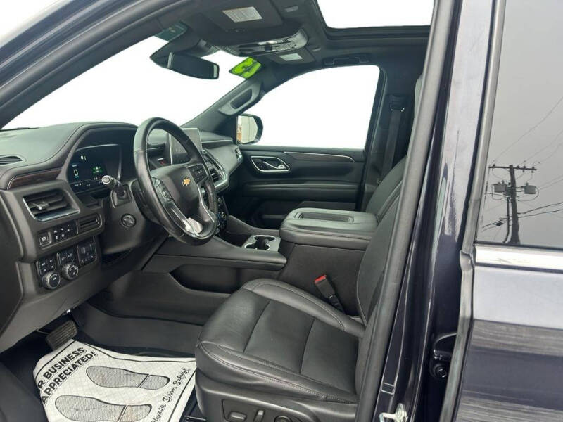 2023 Chevrolet Suburban LT