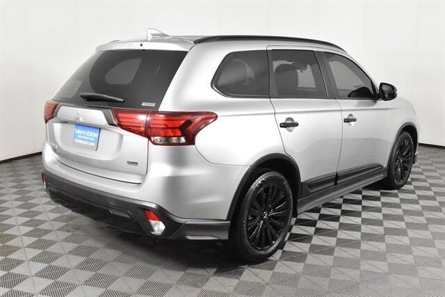 2020 Mitsubishi Outlander Special Edition